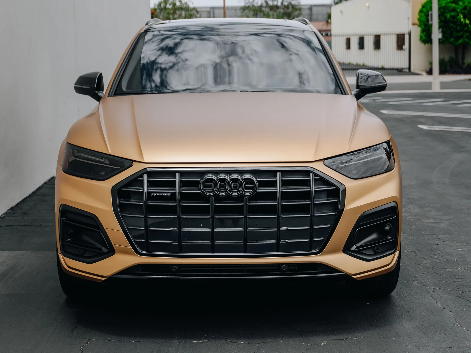 Audi Q5 Vinyl Wrap, Ceramic Tint, Smoke PPF, Red Caliper Paint, Chrome Delete, Ceramic Coating — photo 2 — Hussle Customz Los Angeles