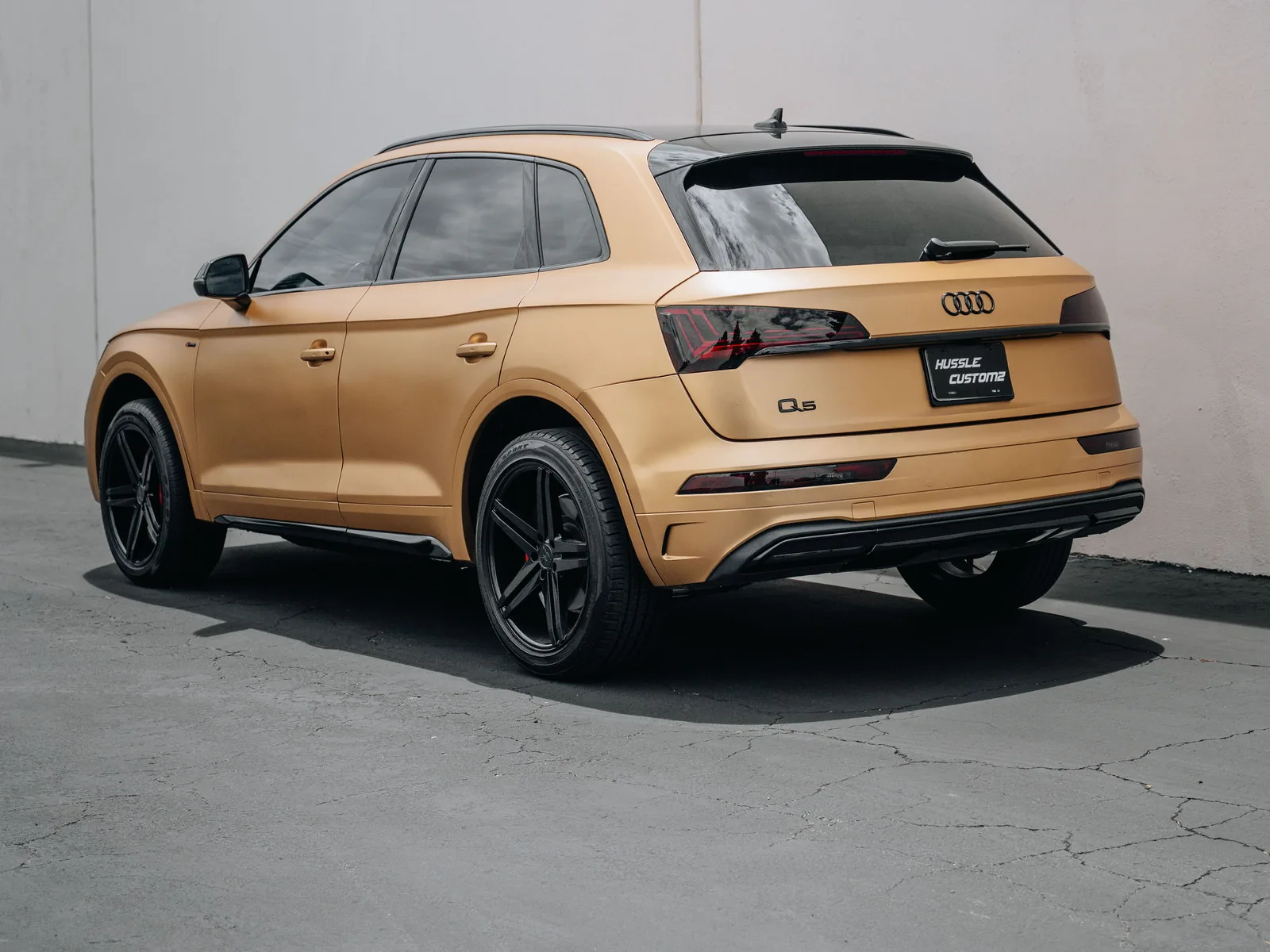 Audi Q5 Vinyl Wrap, Ceramic Tint, Smoke PPF, Red Caliper Paint, Chrome Delete, Ceramic Coating — photo 3 — Hussle Customz Los Angeles