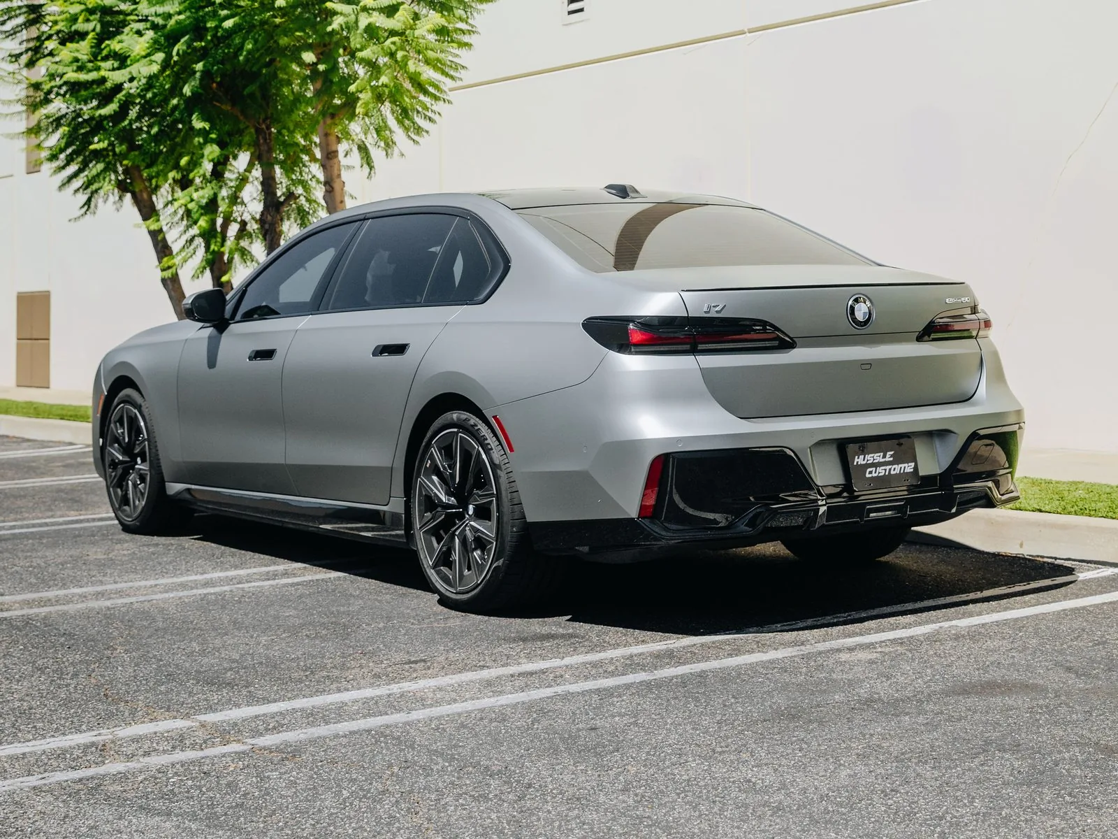 BMW i7 Matte Anthracite Grey Vinyl Wrap — photo 4 — Hussle Customz Los Angeles
