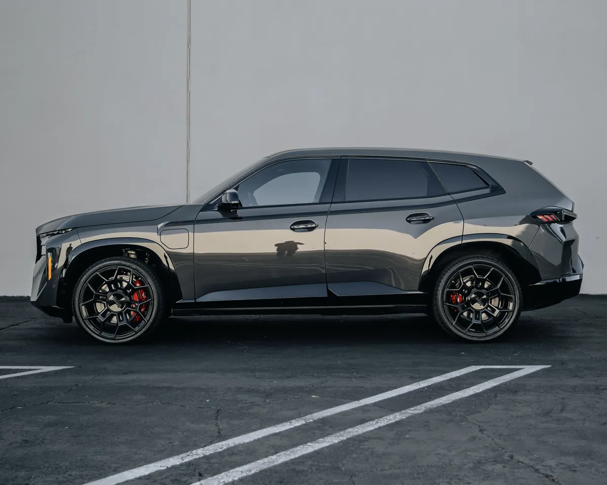BMW XM Gloss Black Two-Tone — photo 1 — Hussle Customz Los Angeles