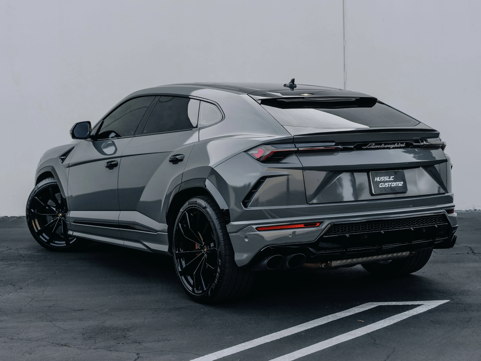 Lamborghini Urus Vinyl Wrap — photo 1 — Hussle Customz Los Angeles