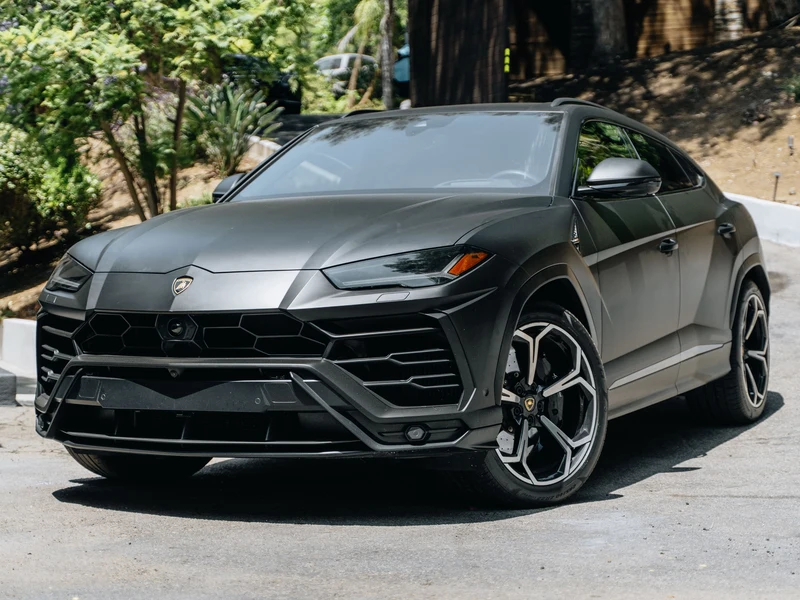 Lamborghini Urus Matte Black Vinyl Wrap — photo 1 — Hussle Customz Los Angeles