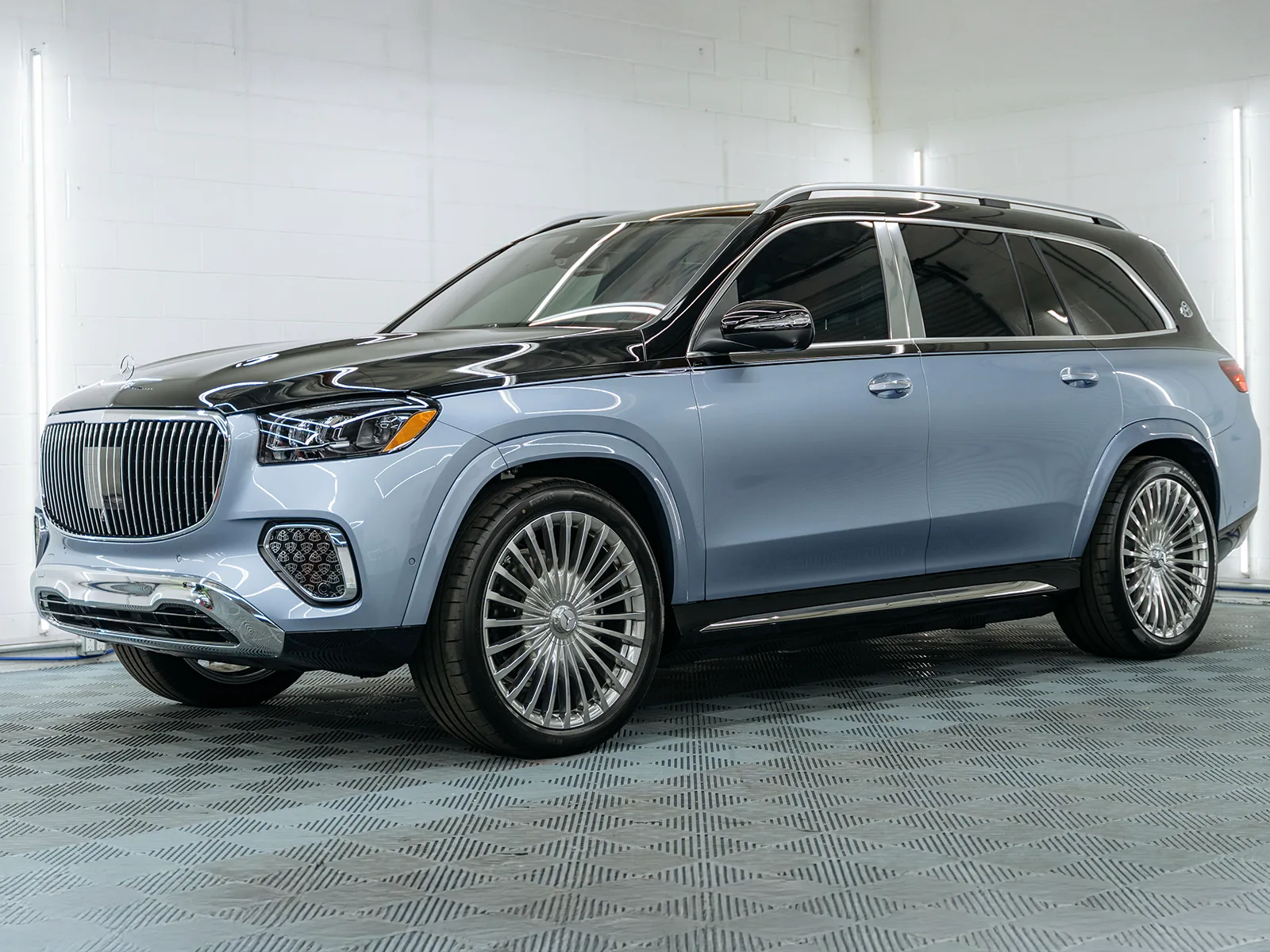 Mercedes-Maybach GLS600 Gloss Black — photo 3 — Hussle Customz Los Angeles