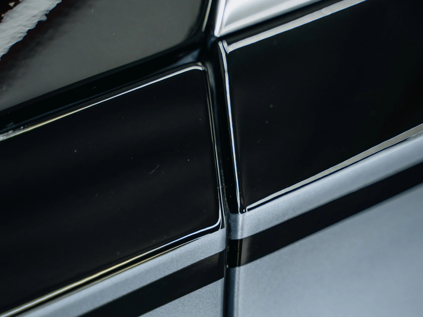 Mercedes-Maybach GLS600 Gloss Black — photo 4 — Hussle Customz Los Angeles