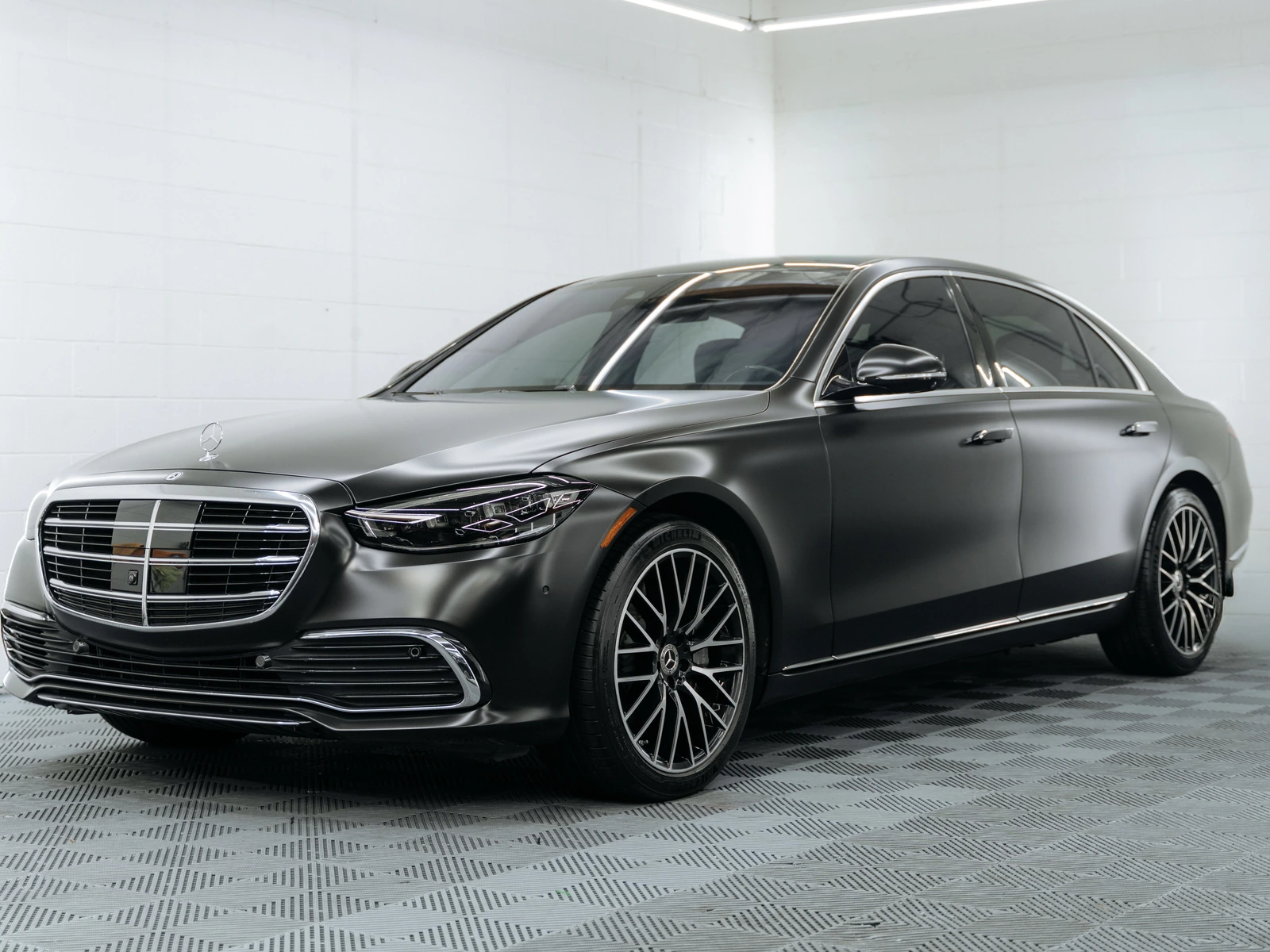 Mercedes S580 Vinyl Wrap — photo 4 — Hussle Customz Los Angeles