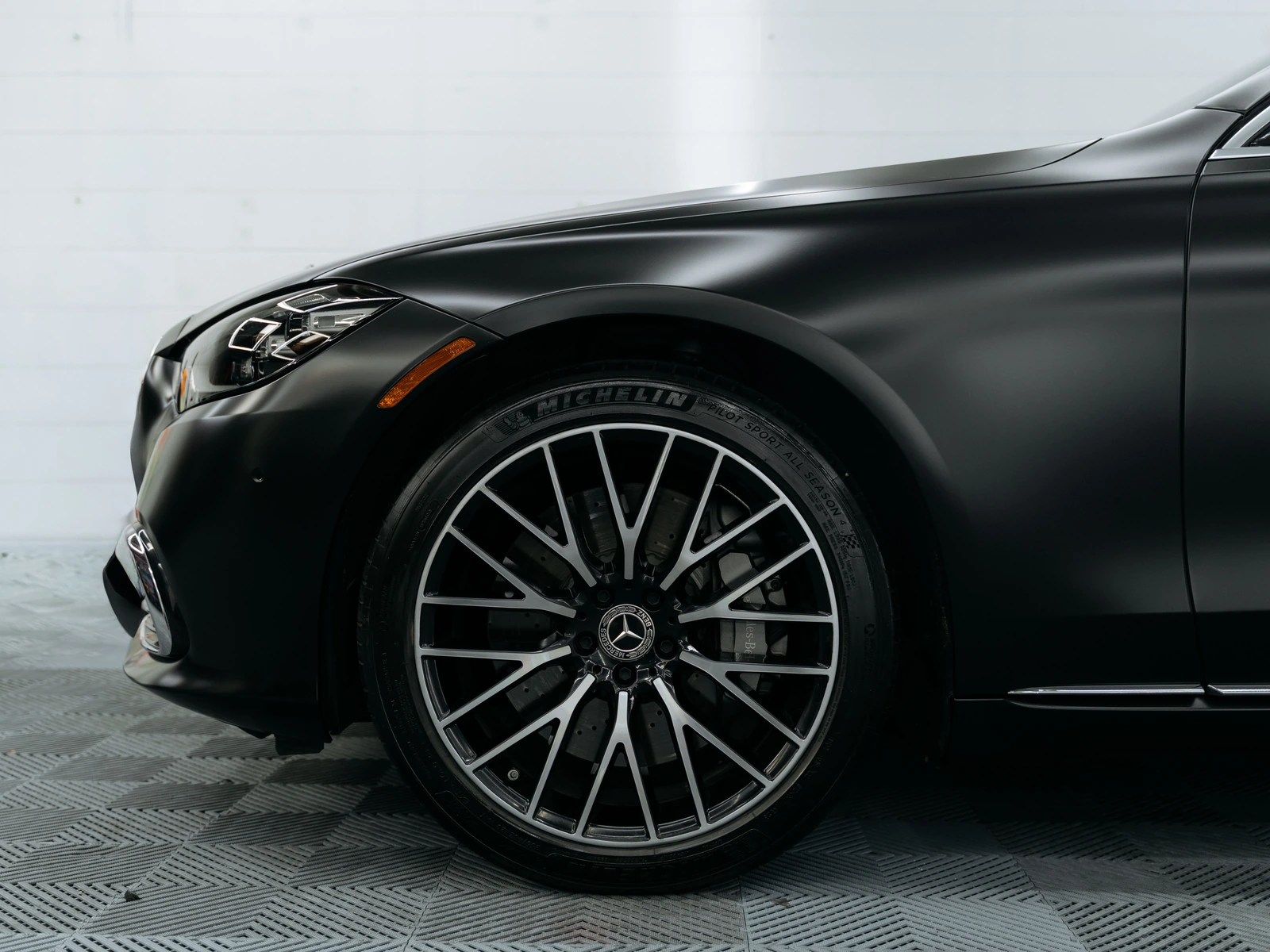 Mercedes S580 Vinyl Wrap — photo 5 — Hussle Customz Los Angeles