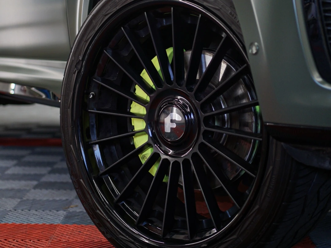 Range Rover Sport Vinyl Wrap — photo 3 — Hussle Customz Los Angeles