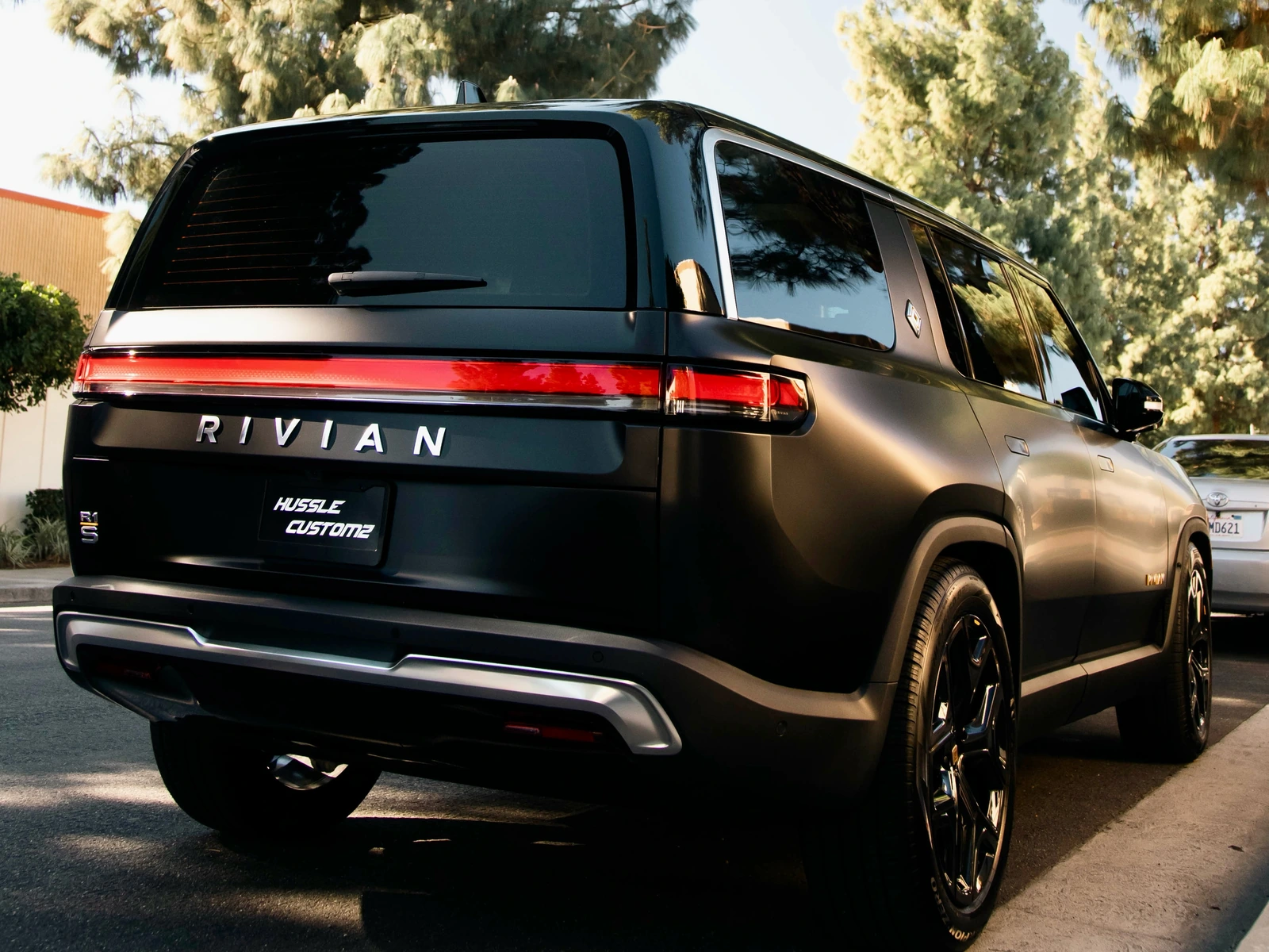 Rivian R1S PPF — photo 2 — Hussle Customz Los Angeles
