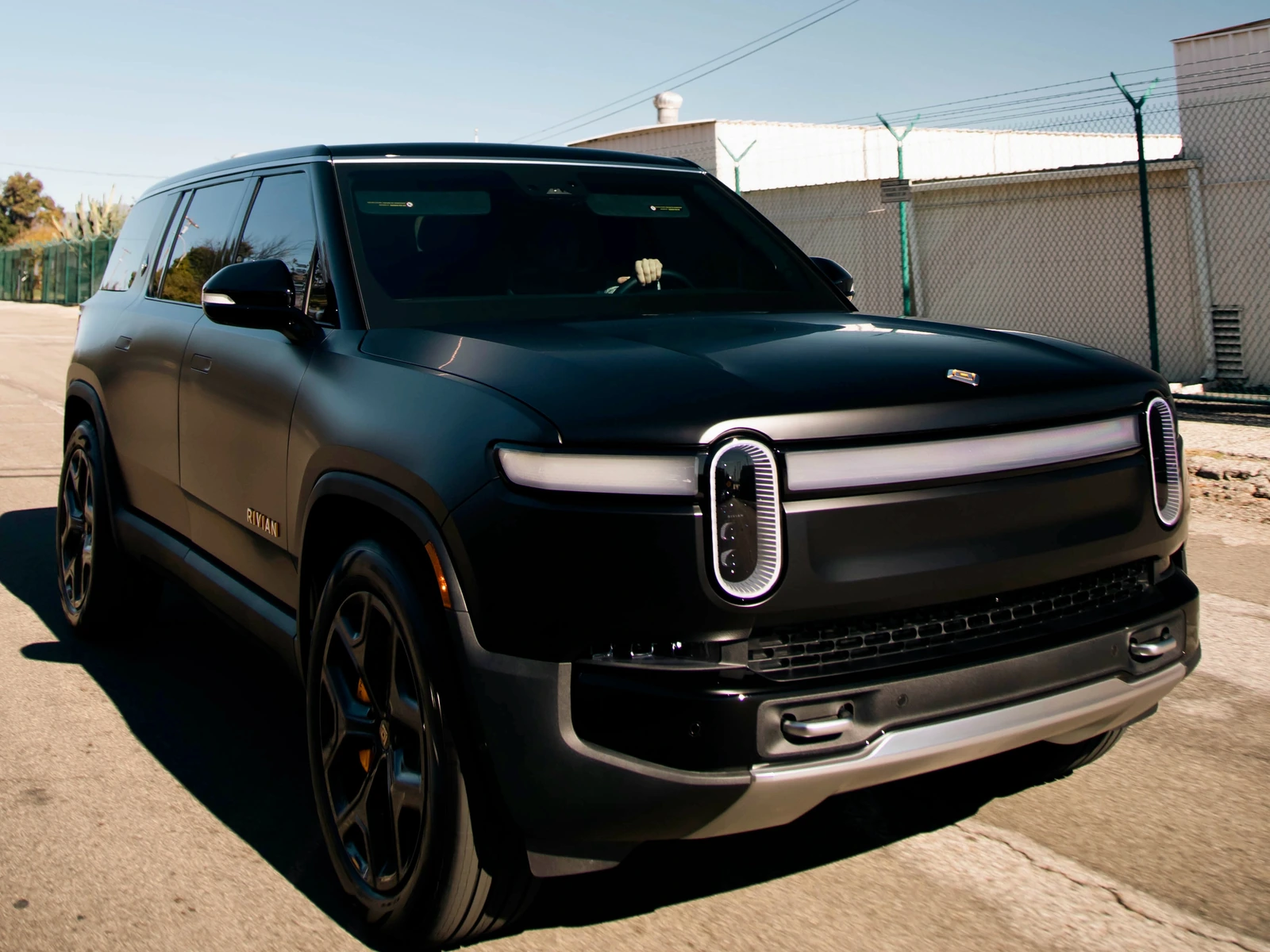 Rivian R1S PPF — photo 3 — Hussle Customz Los Angeles