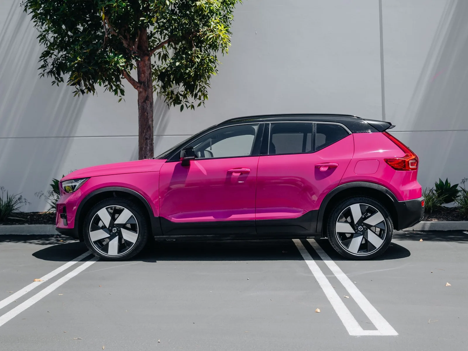 Volvo XC40 Gloss Hot Pink Vinyl Wrap, Ceramic Coating — photo 2 — Hussle Customz Los Angeles